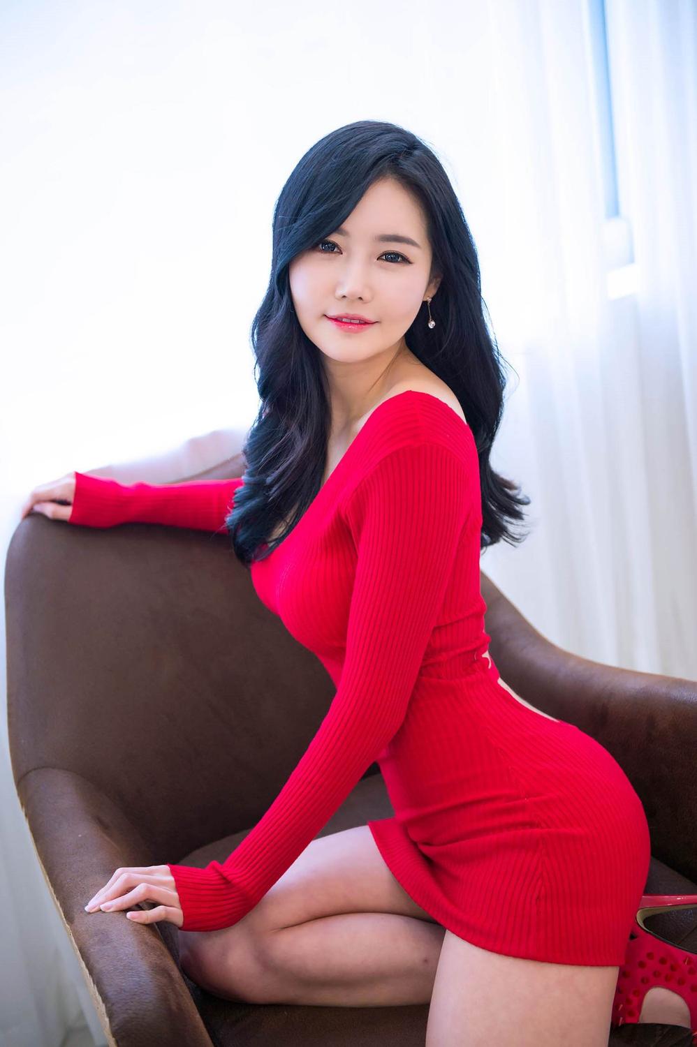 韩国绝美车展模特韩佳恩